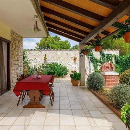 Stylish Flats With Two Bedrooms In Premantura Exterior foto