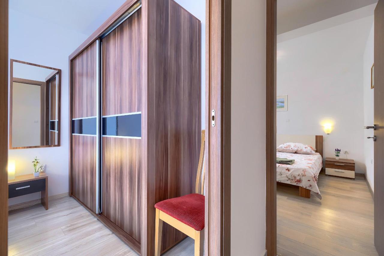 Stylish Flats With Two Bedrooms In Premantura Exterior foto