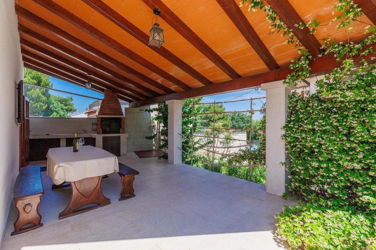 Stylish Flats With Two Bedrooms In Premantura Exterior foto